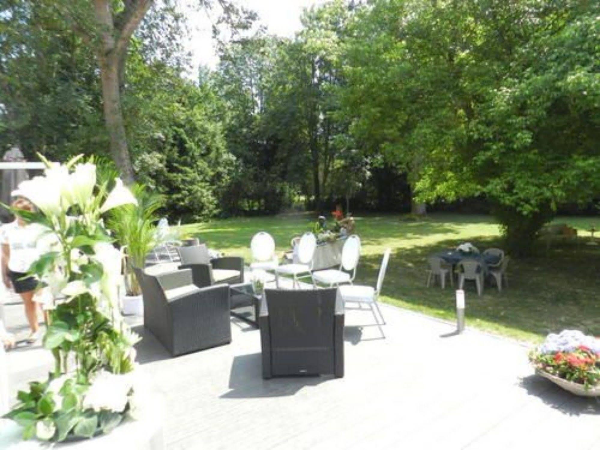 Domaine De La Palle Pontgibaud Exteriér fotografie