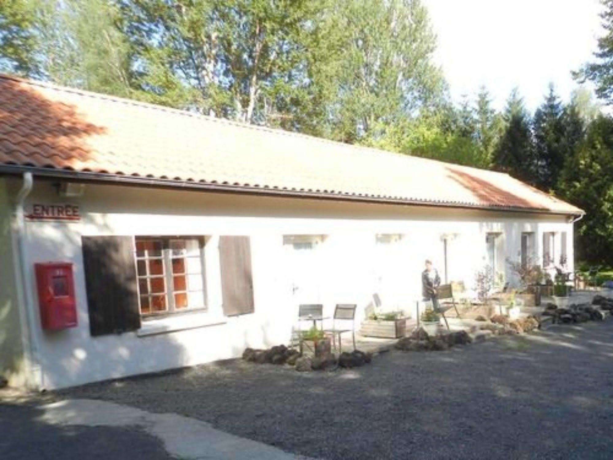 Domaine De La Palle Pontgibaud Exteriér fotografie